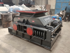 2PGC600X900雙齒輥麻豆中文字幕网站發往青海破鎳礦